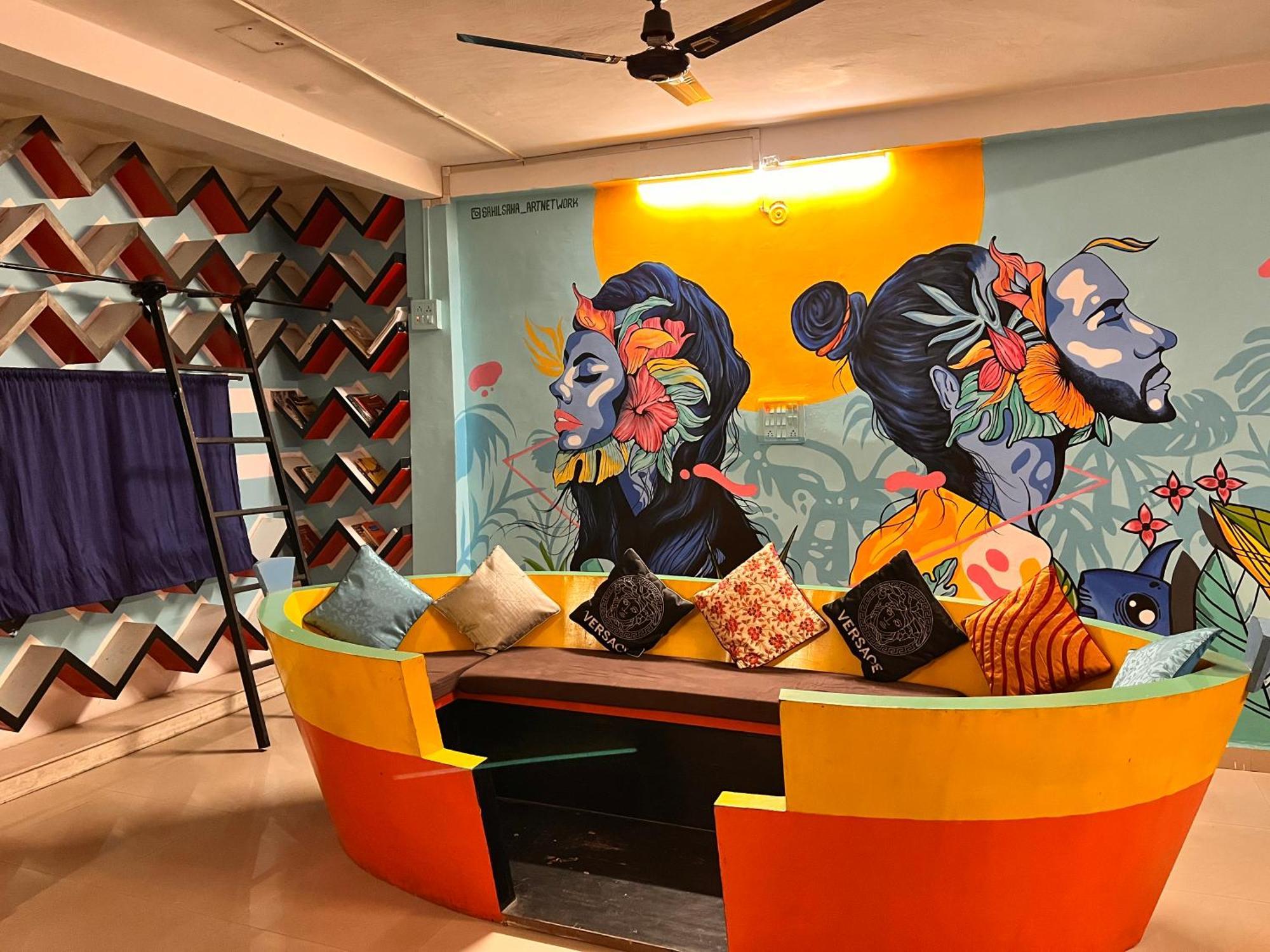 Madsquad Hostel Dorms & Rooms Varanasi Exterior photo