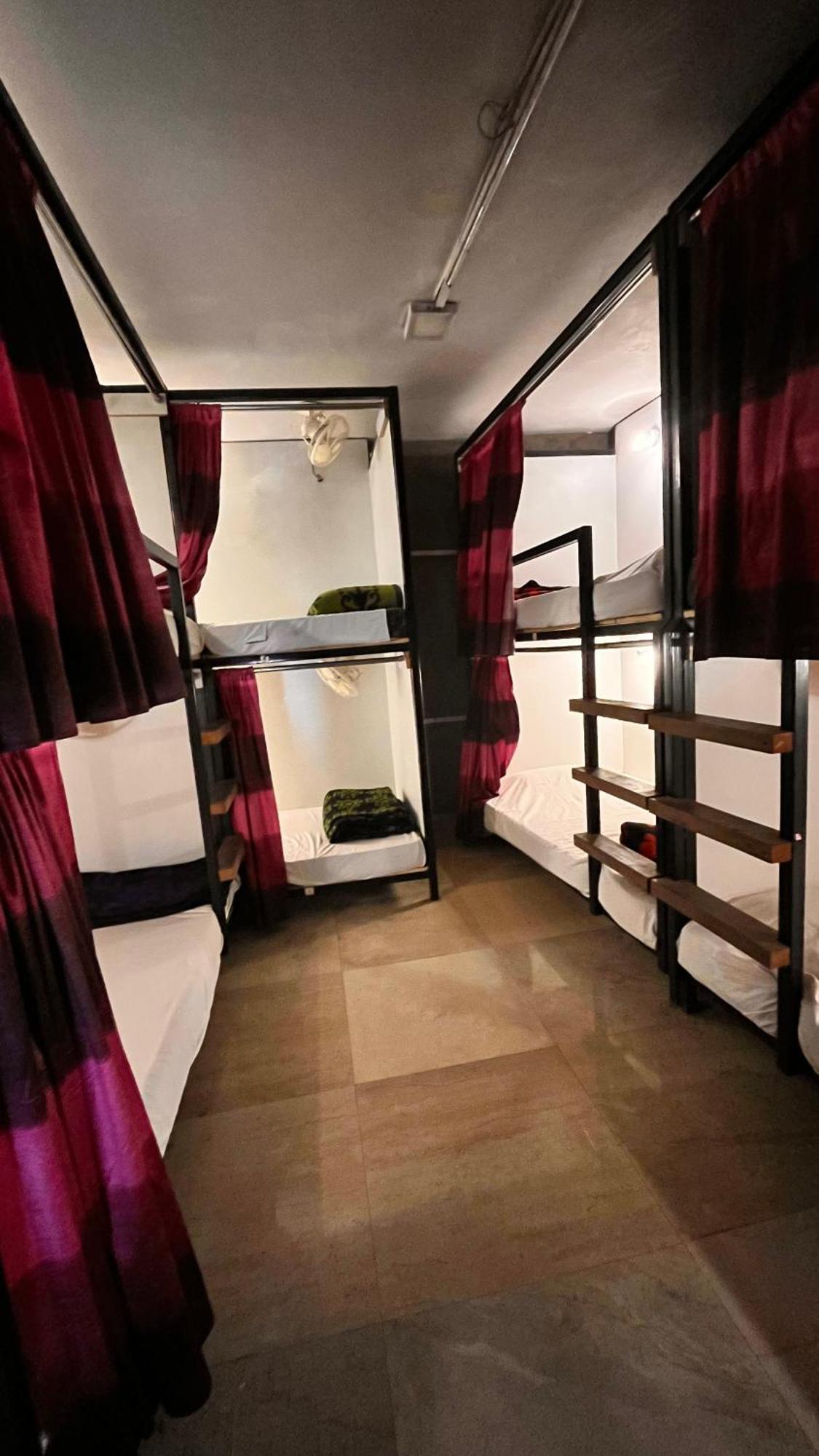 Madsquad Hostel Dorms & Rooms Varanasi Exterior photo