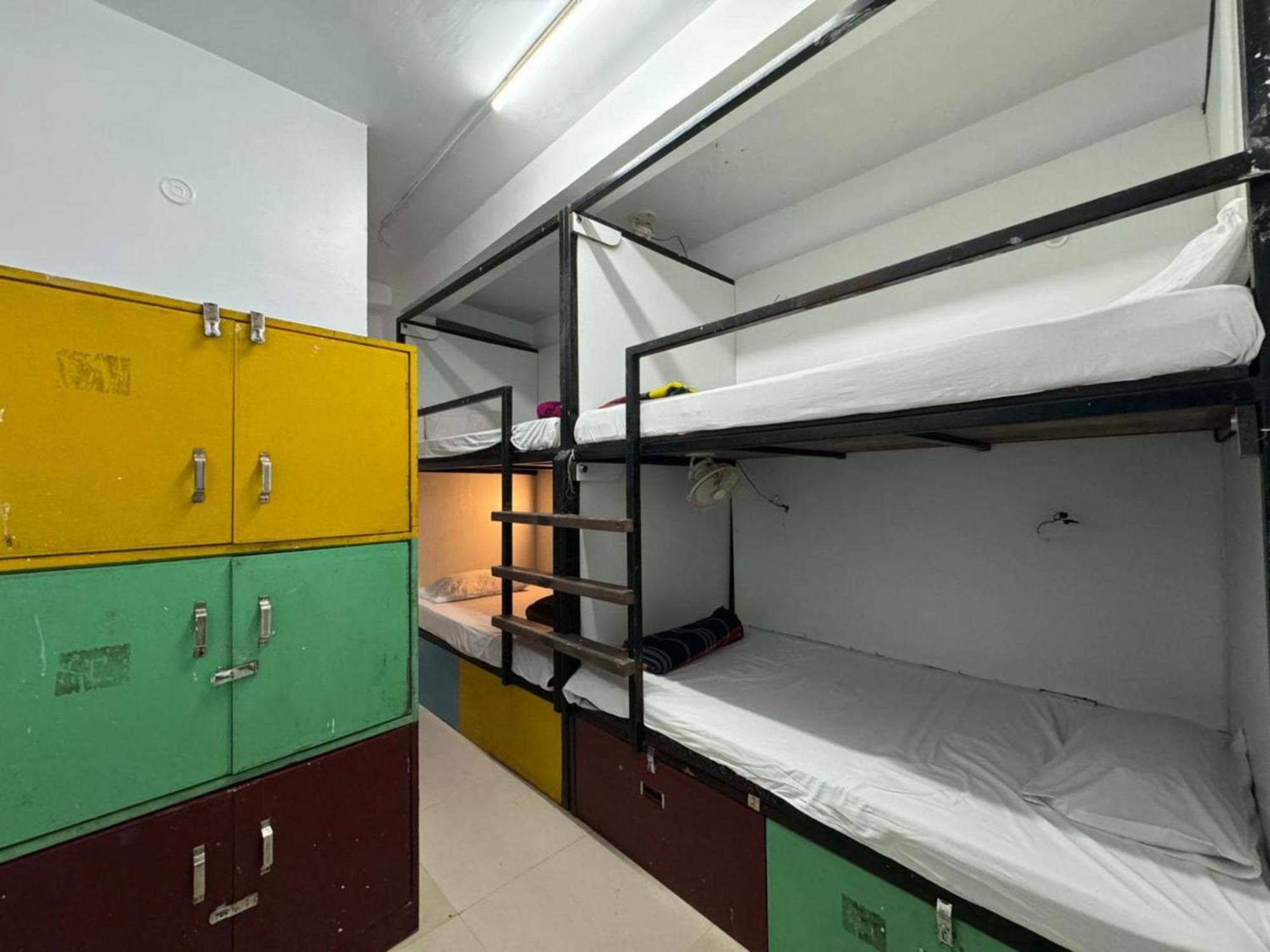 Madsquad Hostel Dorms & Rooms Varanasi Exterior photo