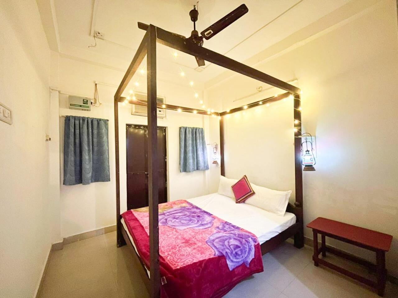 Madsquad Hostel Dorms & Rooms Varanasi Exterior photo