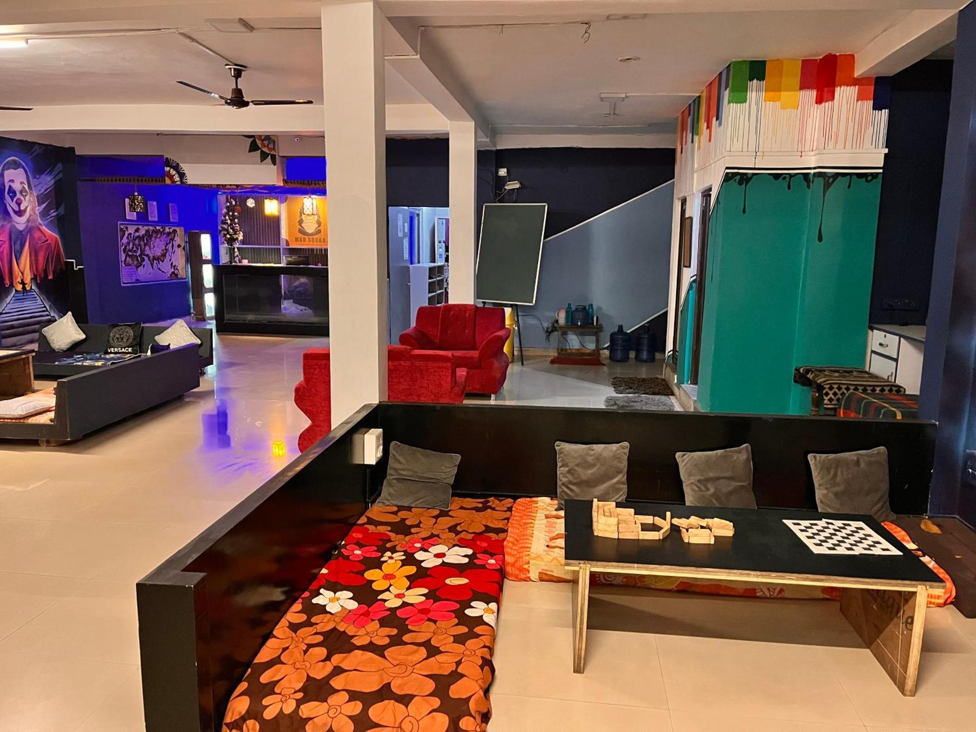 Madsquad Hostel Dorms & Rooms Varanasi Exterior photo